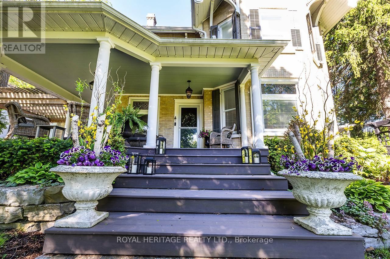 












220 COCHRANE STREET

,
Scugog (Port Perry),




Ontario
L9L1M1

