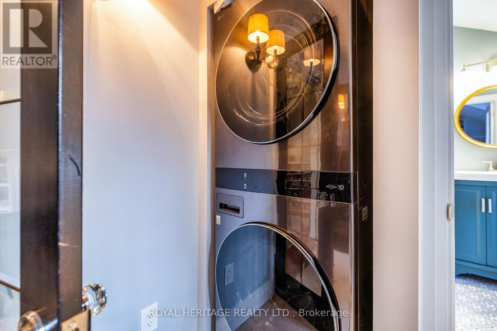 












220 COCHRANE STREET

,
Scugog (Port Perry),




Ontario
L9L1M1

