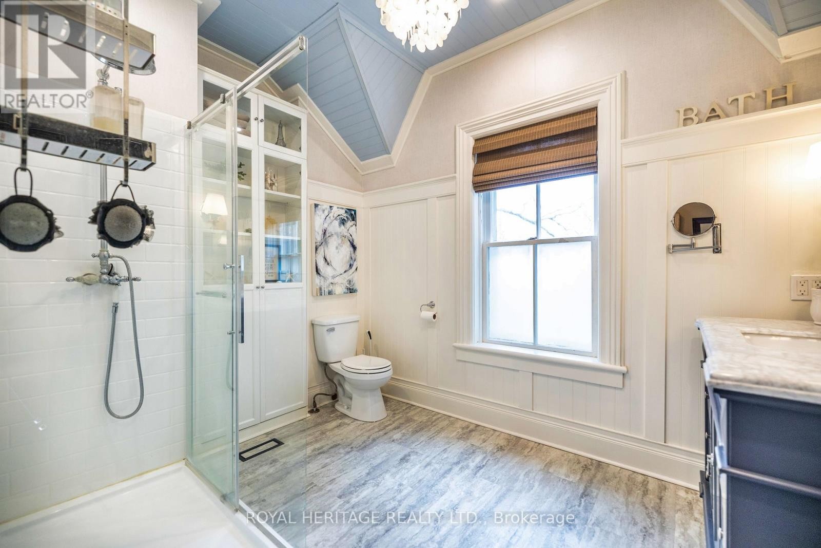 












220 COCHRANE STREET

,
Scugog (Port Perry),




Ontario
L9L1M1

