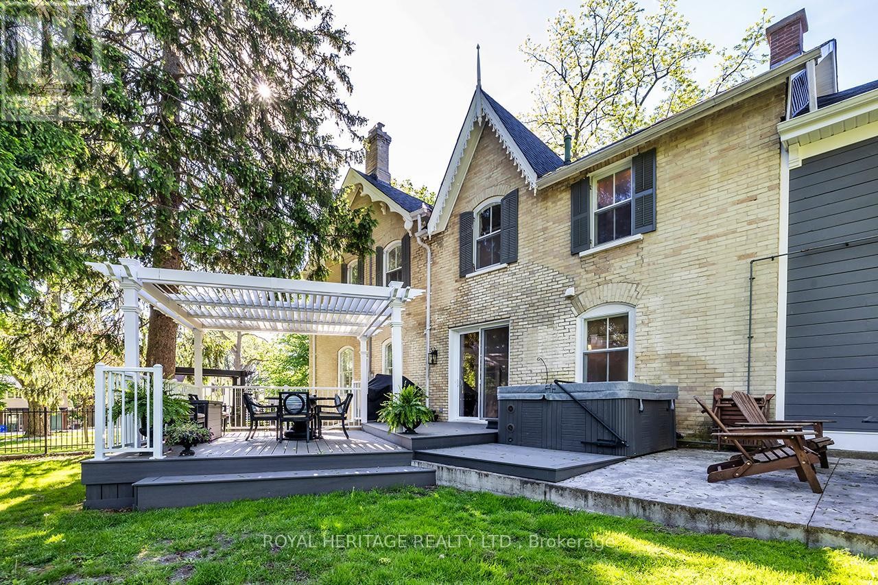 












220 COCHRANE STREET

,
Scugog (Port Perry),




Ontario
L9L1M1

