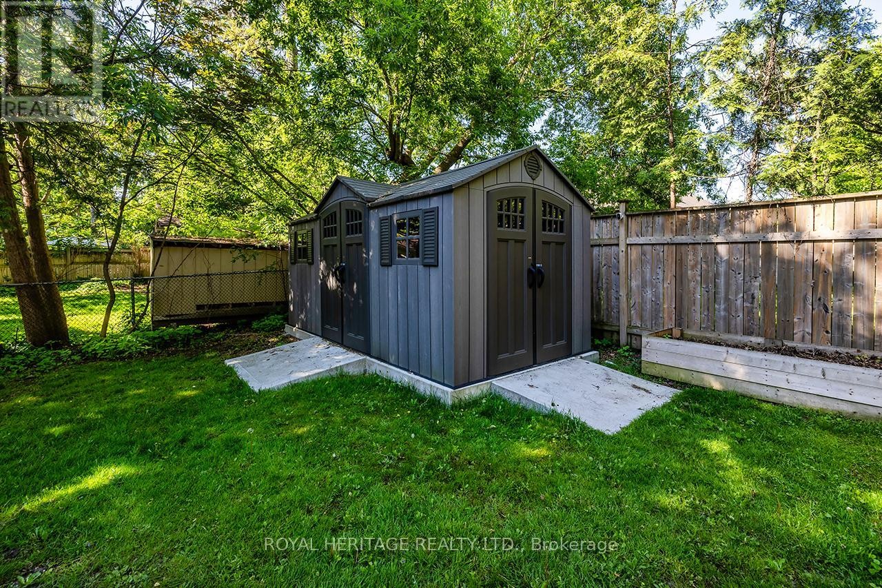 












220 COCHRANE STREET

,
Scugog (Port Perry),




Ontario
L9L1M1

