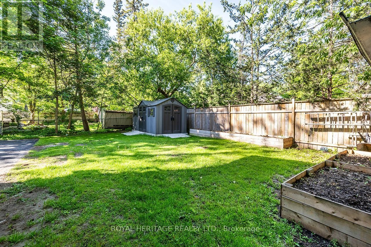 












220 COCHRANE STREET

,
Scugog (Port Perry),




Ontario
L9L1M1

