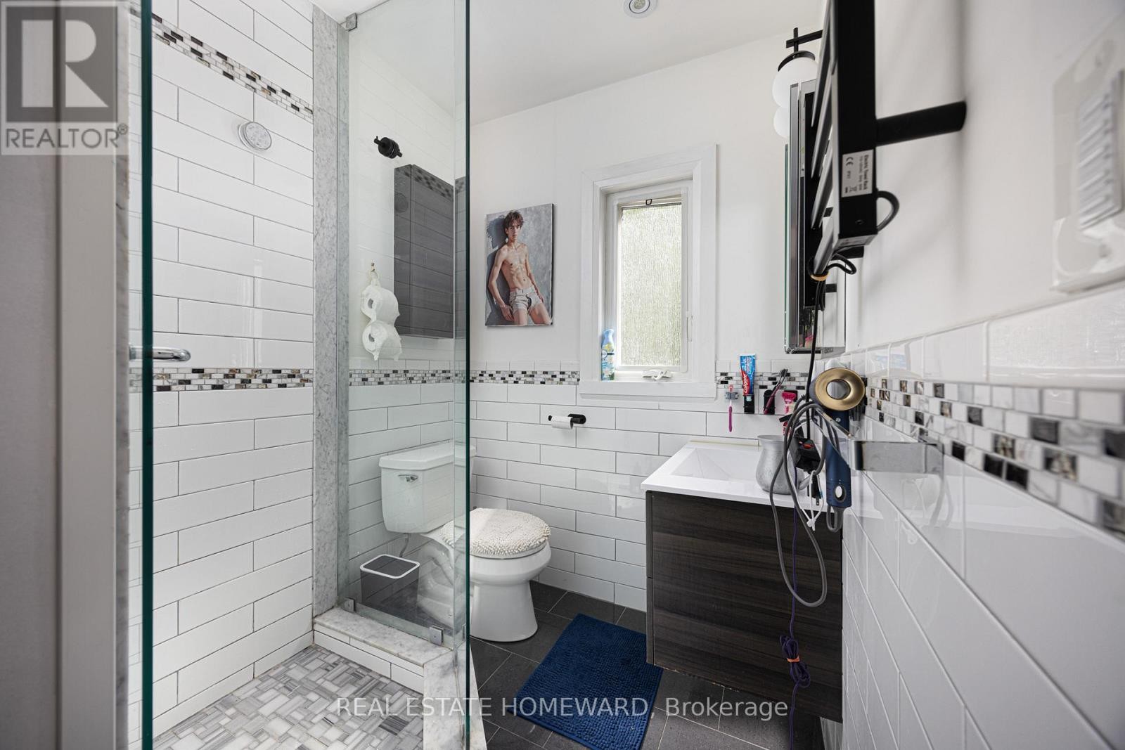 












69 HERTLE AVENUE

,
Toronto (Greenwood-Coxwell),




Ontario
M4L2T3

