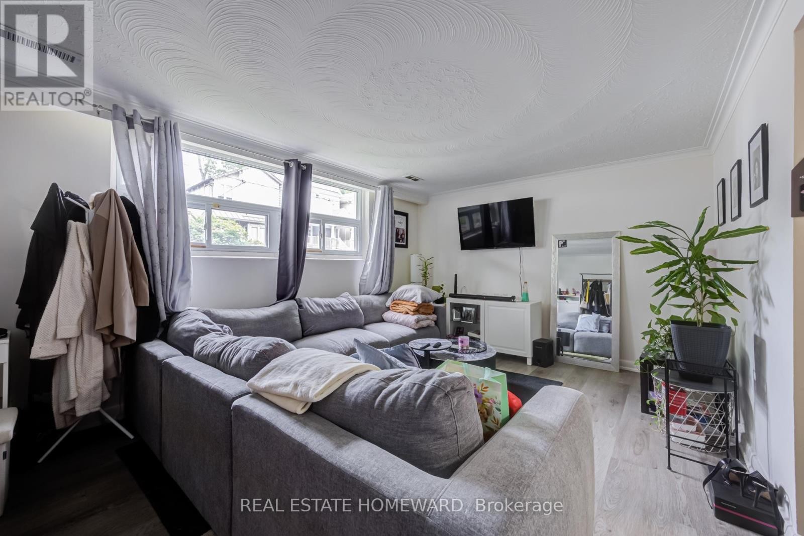 












170 WHEELER AVENUE

,
Toronto (The Beaches),




Ontario
M4L3V4

