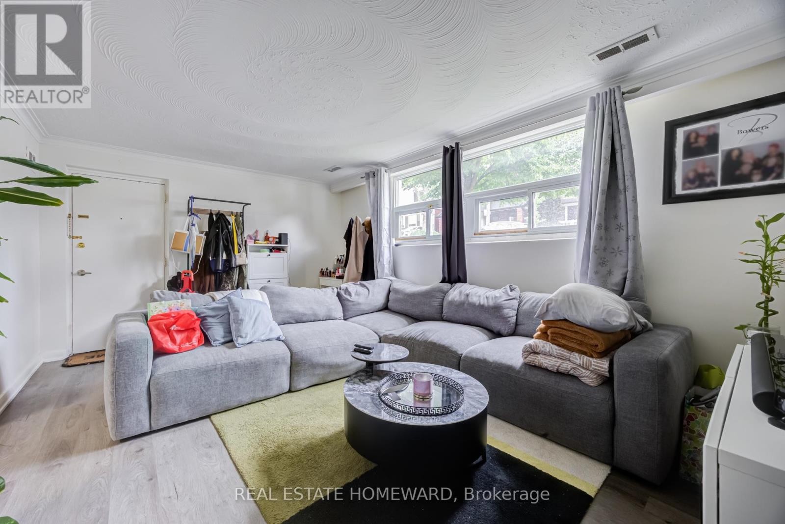 












170 WHEELER AVENUE

,
Toronto (The Beaches),




Ontario
M4L3V4

