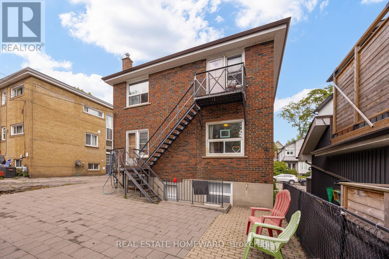 












170 WHEELER AVENUE

,
Toronto (The Beaches),




Ontario
M4L3V4

