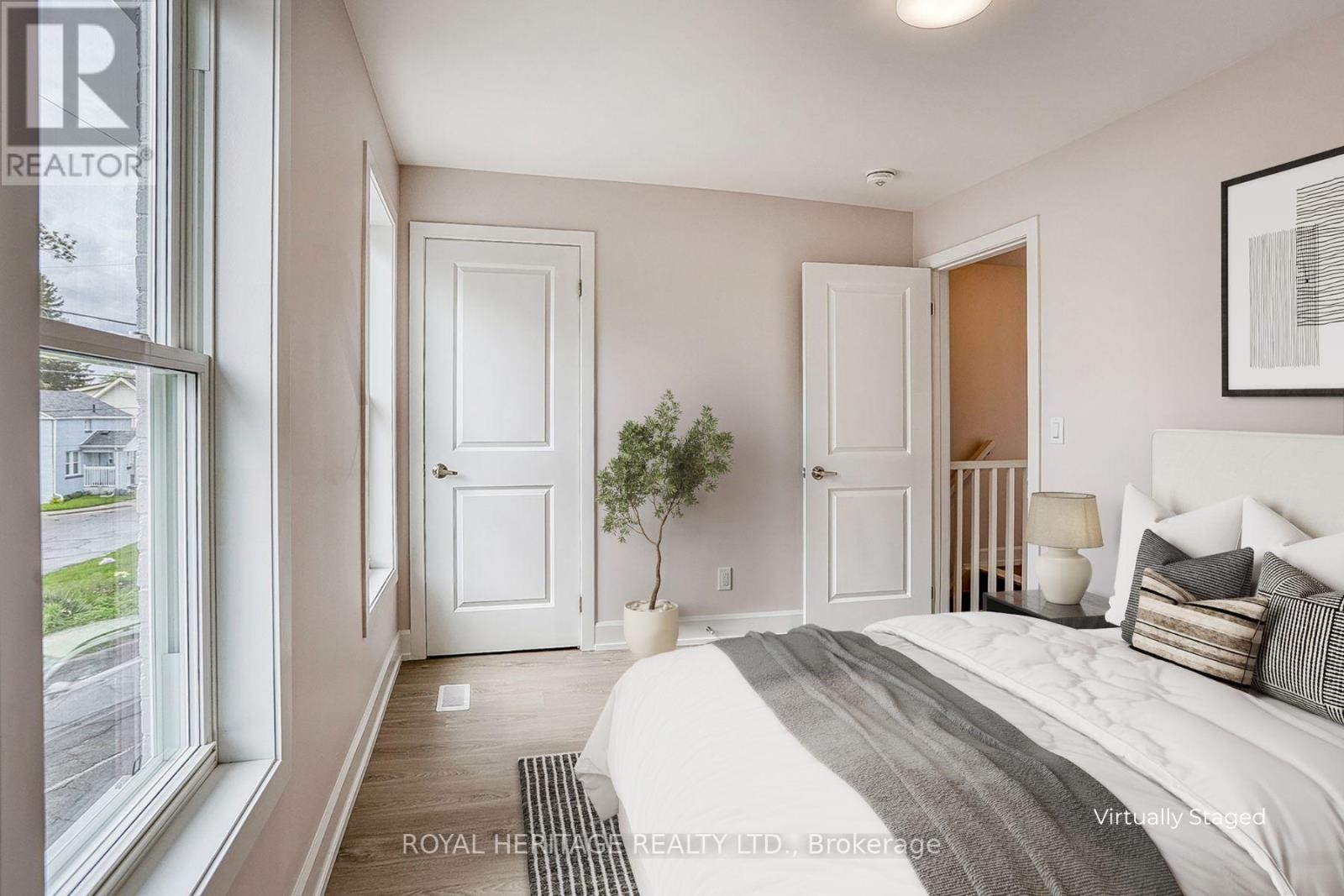 












145 CENTRE STREET N

,
Oshawa (O'Neill),




Ontario
L1G4C2

