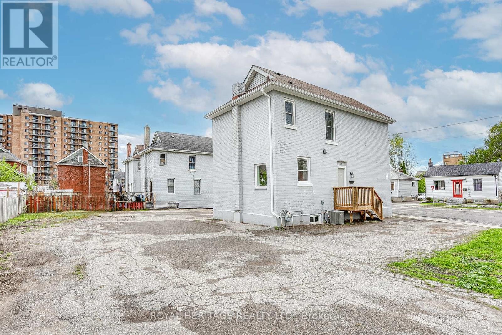 












145 CENTRE STREET N

,
Oshawa (O'Neill),




Ontario
L1G4C2

