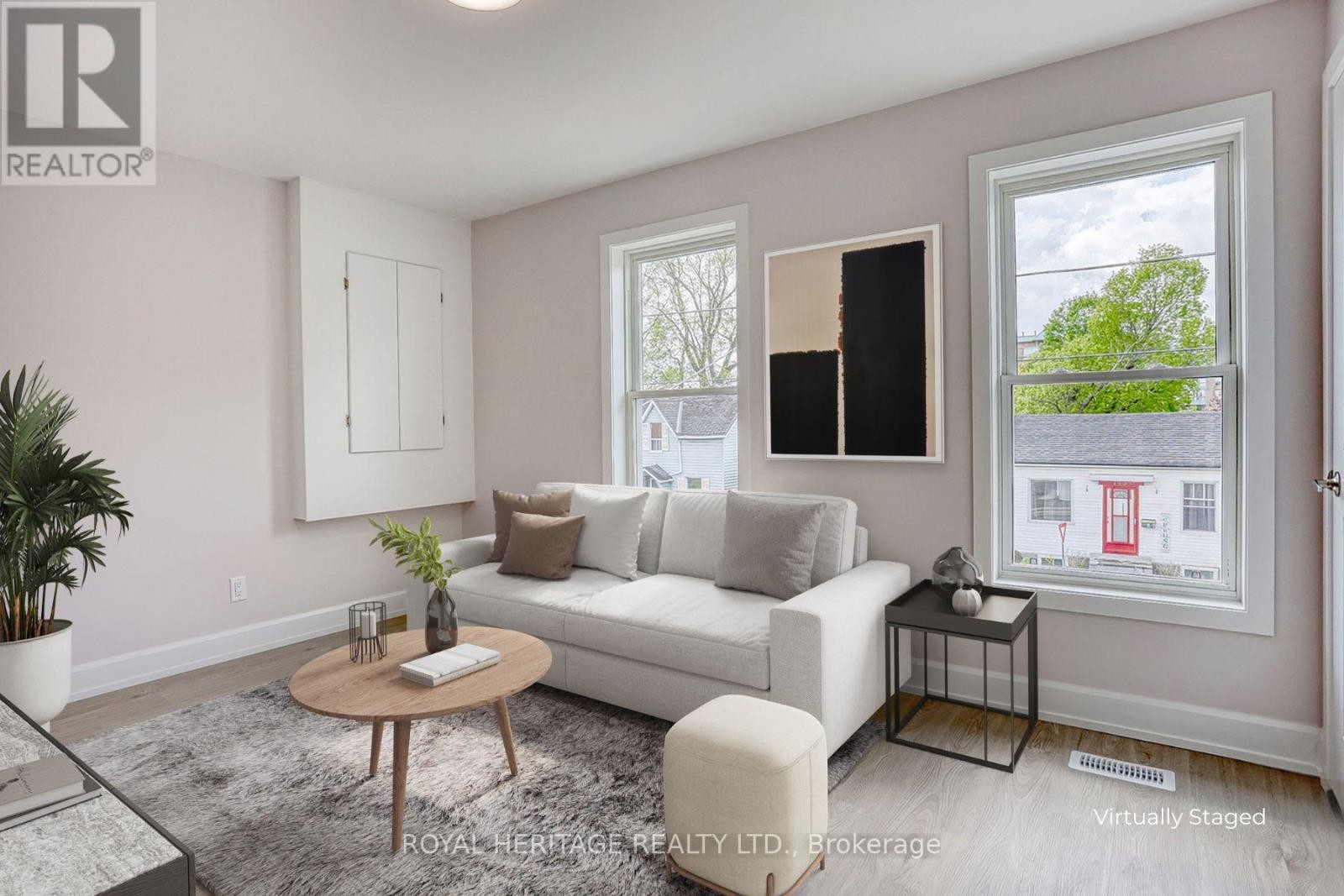 












145 CENTRE STREET N

,
Oshawa (O'Neill),




Ontario
L1G4C2

