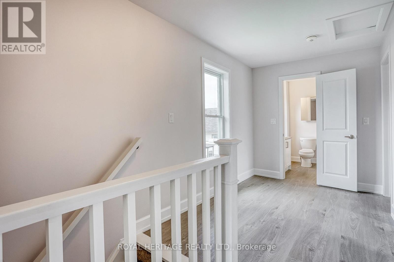 












145 CENTRE STREET N

,
Oshawa (O'Neill),




Ontario
L1G4C2

