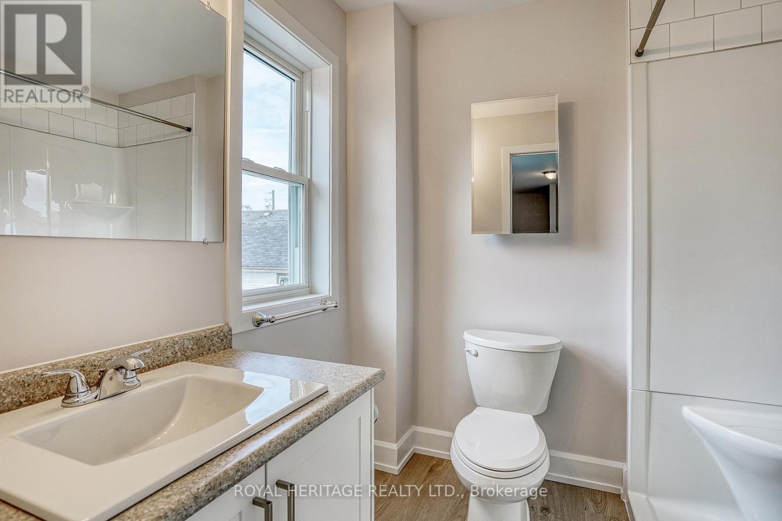 












145 CENTRE STREET N

,
Oshawa (O'Neill),




Ontario
L1G4C2

