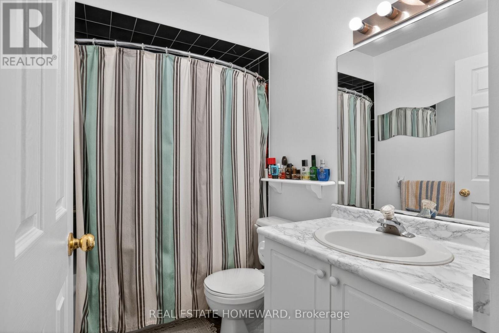 












133 TREMOUNT STREET

,
Whitby (Brooklin),




Ontario
L1M1G1

