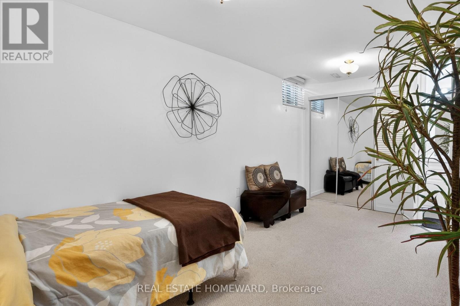 












133 TREMOUNT STREET

,
Whitby (Brooklin),




Ontario
L1M1G1

