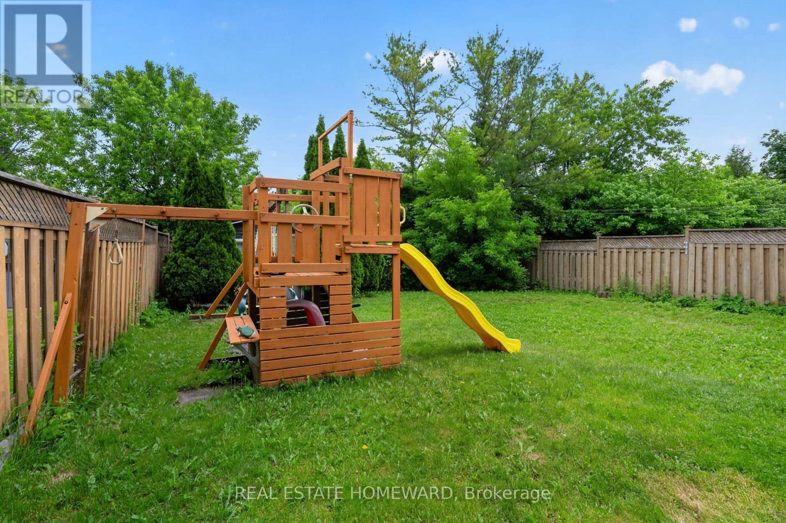 












133 TREMOUNT STREET

,
Whitby (Brooklin),




Ontario
L1M1G1

