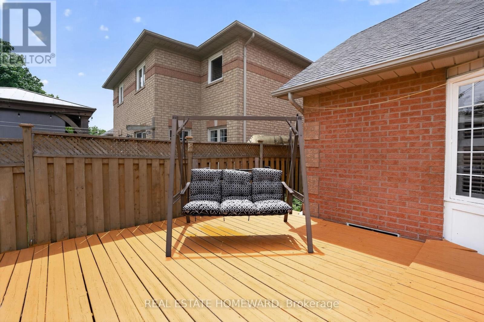 












133 TREMOUNT STREET

,
Whitby (Brooklin),




Ontario
L1M1G1

