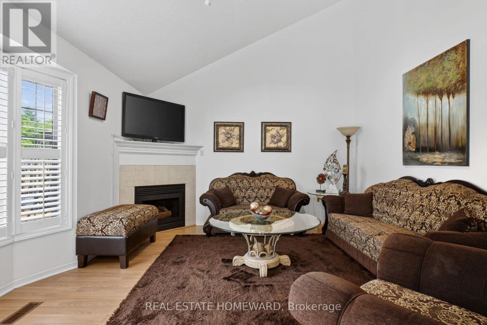 












133 TREMOUNT STREET

,
Whitby (Brooklin),




Ontario
L1M1G1

