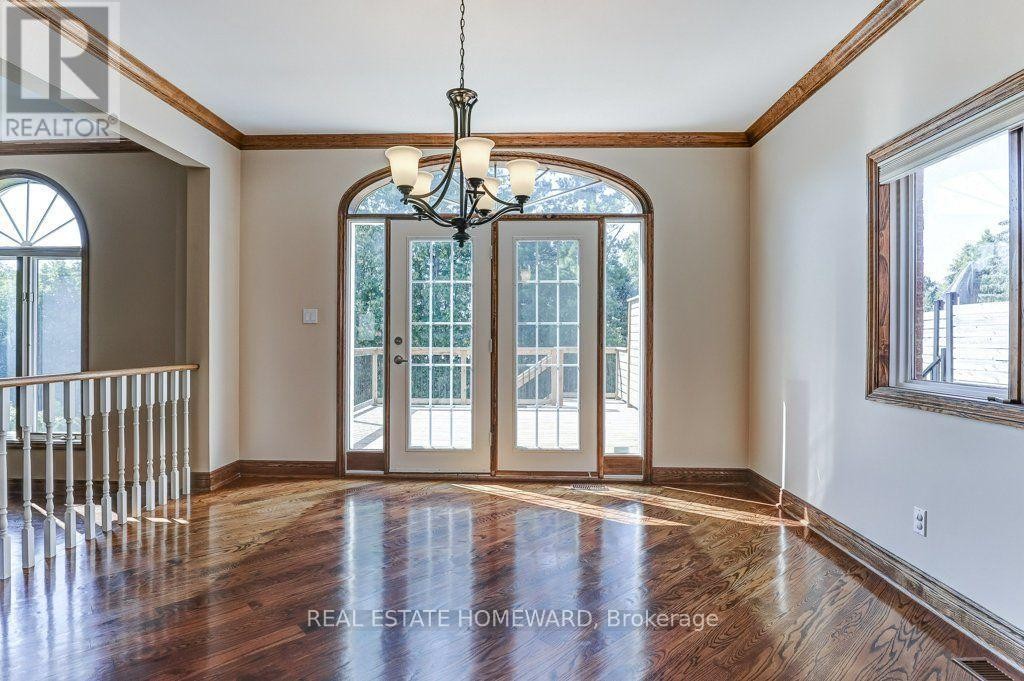 












807 PRIMROSE COURT

,
Pickering (Liverpool),




Ontario
L1X2S8

