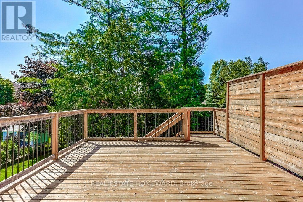 












807 PRIMROSE COURT

,
Pickering (Liverpool),




Ontario
L1X2S8

