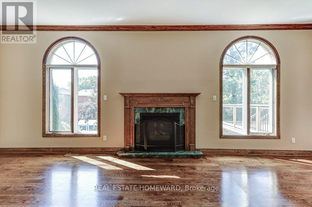 












807 PRIMROSE COURT

,
Pickering (Liverpool),




Ontario
L1X2S8

