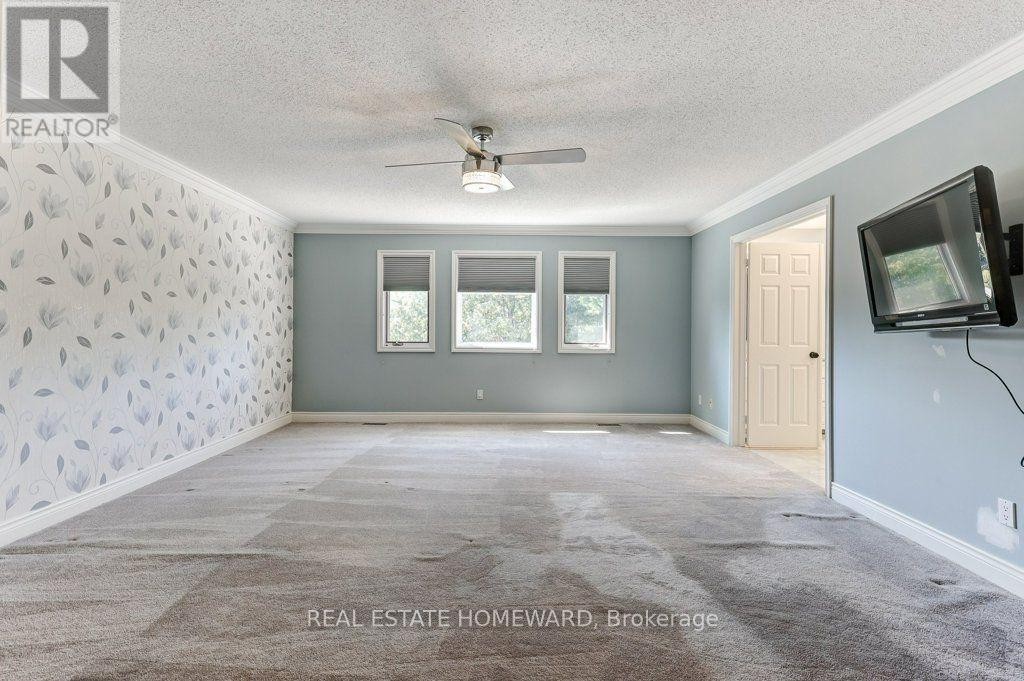 












807 PRIMROSE COURT

,
Pickering (Liverpool),




Ontario
L1X2S8

