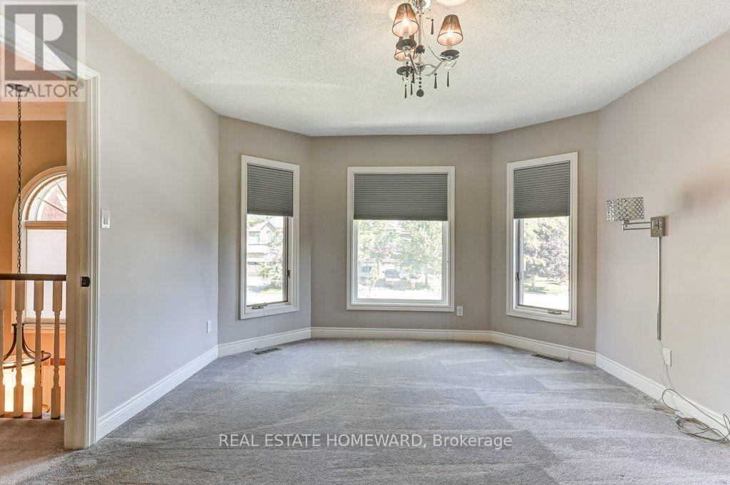 












807 PRIMROSE COURT

,
Pickering (Liverpool),




Ontario
L1X2S8

