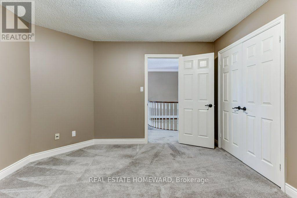 












807 PRIMROSE COURT

,
Pickering (Liverpool),




Ontario
L1X2S8

