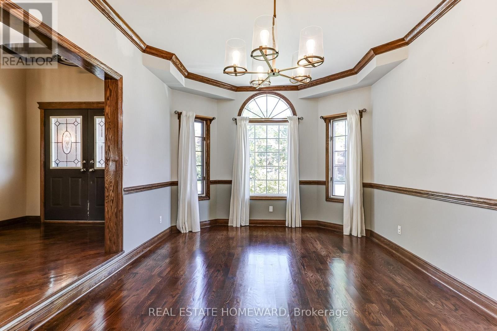 












807 PRIMROSE COURT

,
Pickering (Liverpool),




Ontario
L1X2S8

