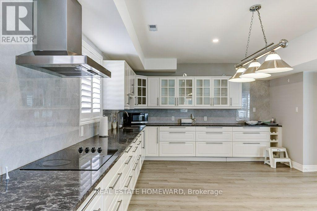 












807 PRIMROSE COURT

,
Pickering (Liverpool),




Ontario
L1X2S8

