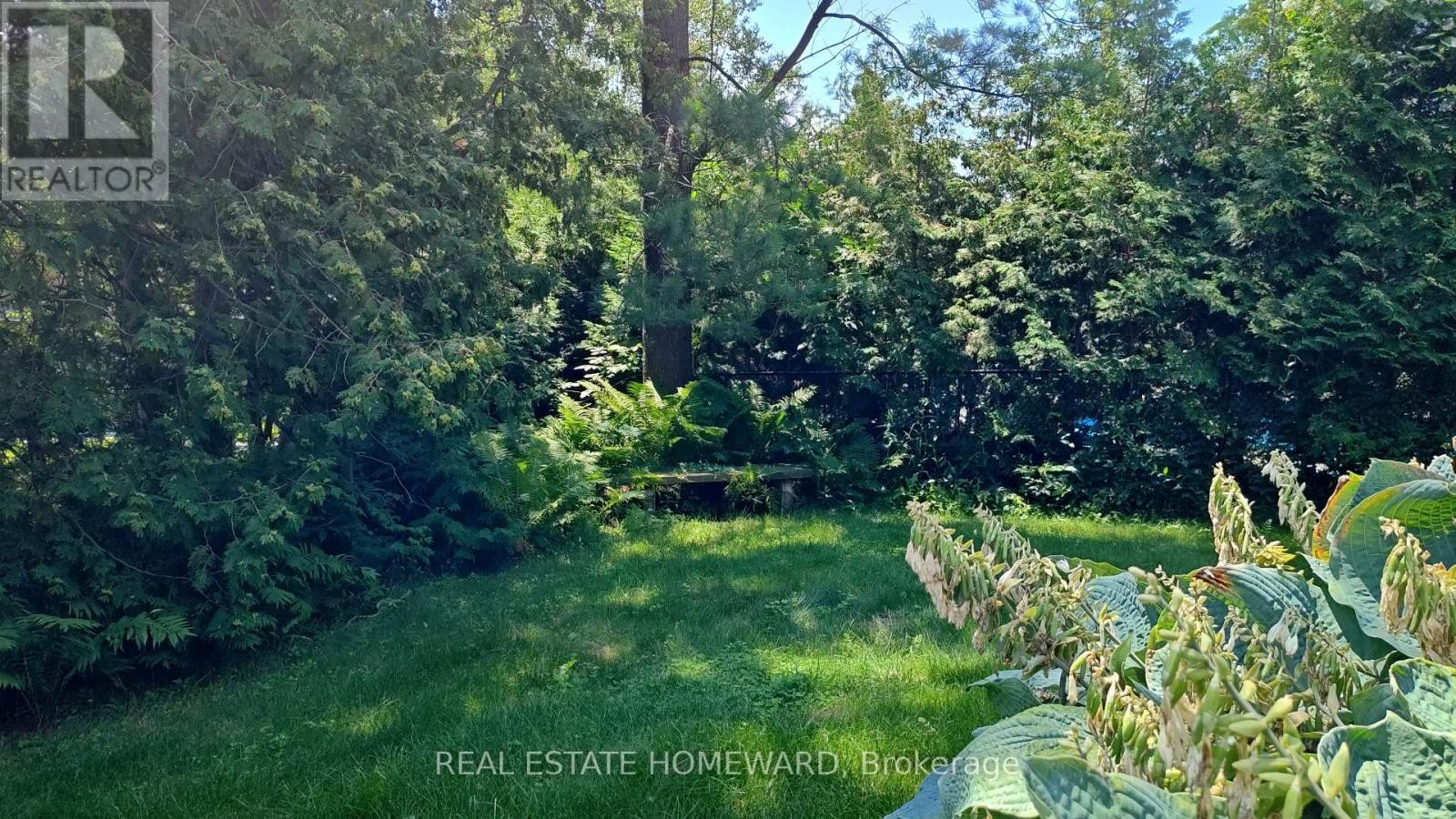 












807 PRIMROSE COURT

,
Pickering (Liverpool),




Ontario
L1X2S8

