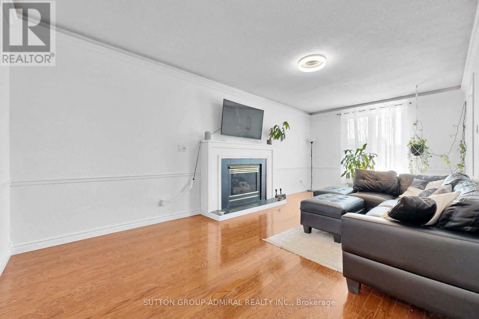 












879 PEGGOTY CIRCLE

,
Oshawa (Eastdale),




Ontario
L1K2G6

