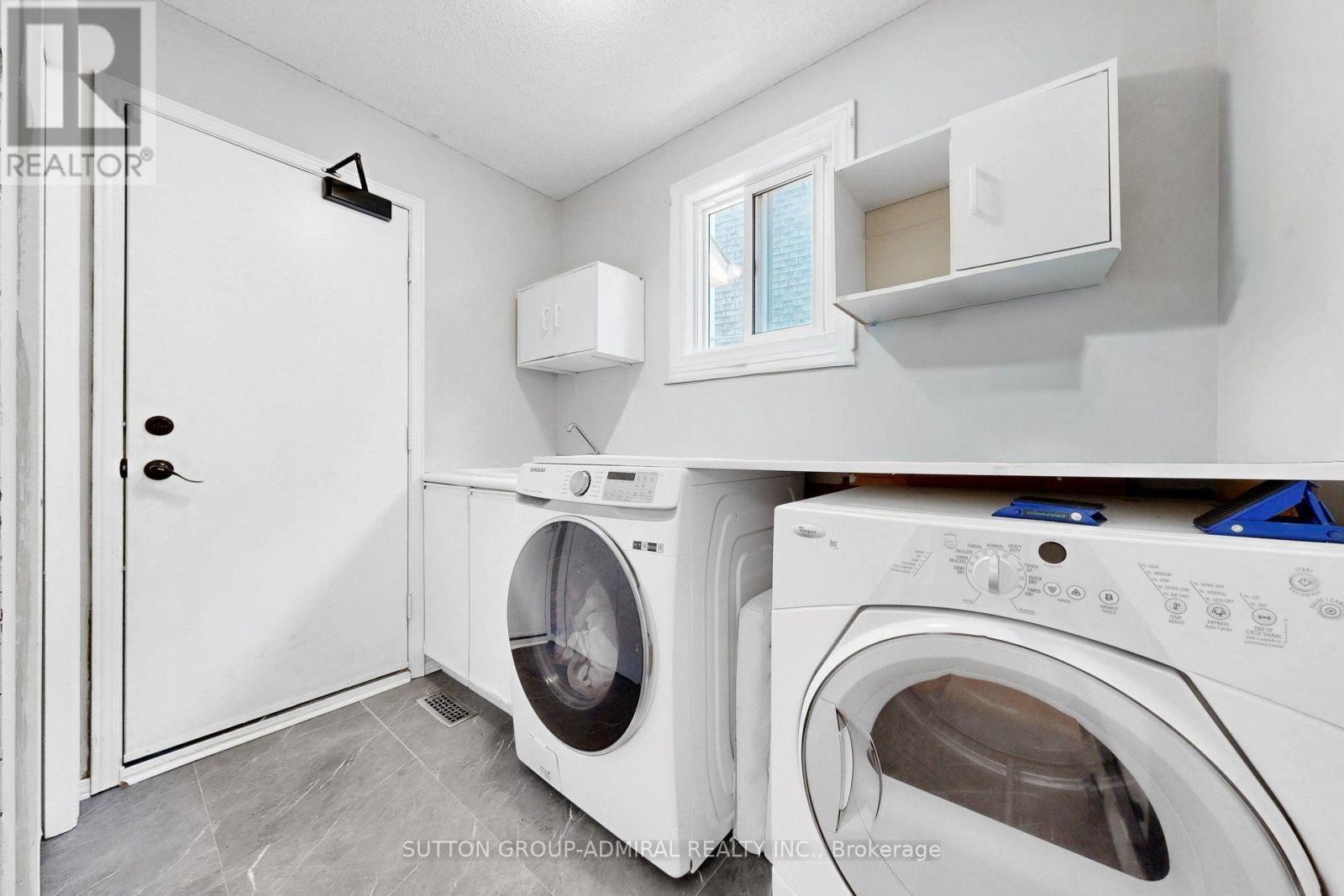 












879 PEGGOTY CIRCLE

,
Oshawa (Eastdale),




Ontario
L1K2G6

