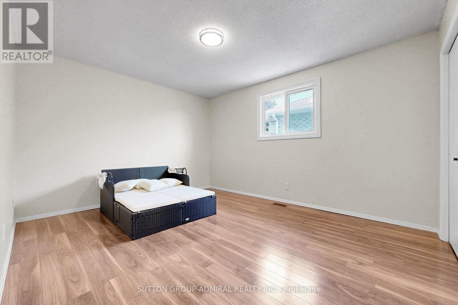 












879 PEGGOTY CIRCLE

,
Oshawa (Eastdale),




Ontario
L1K2G6

