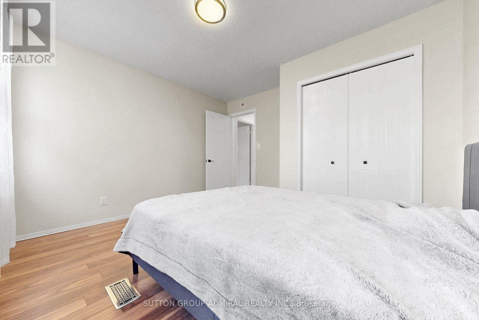 












879 PEGGOTY CIRCLE

,
Oshawa (Eastdale),




Ontario
L1K2G6


