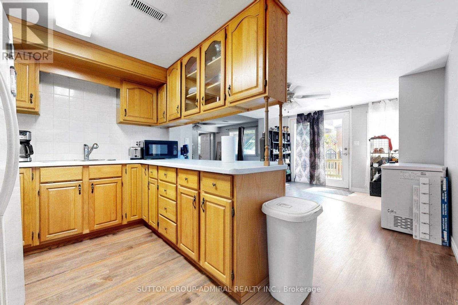 












879 PEGGOTY CIRCLE

,
Oshawa (Eastdale),




Ontario
L1K2G6

