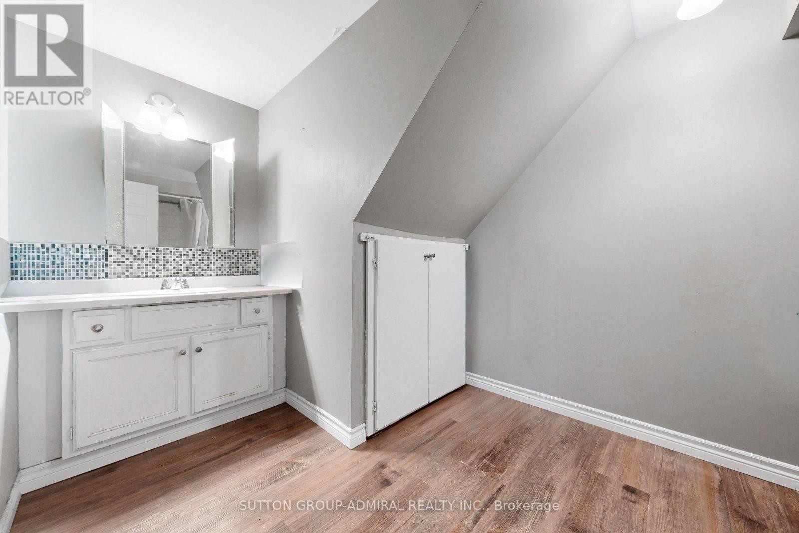 












879 PEGGOTY CIRCLE

,
Oshawa (Eastdale),




Ontario
L1K2G6

