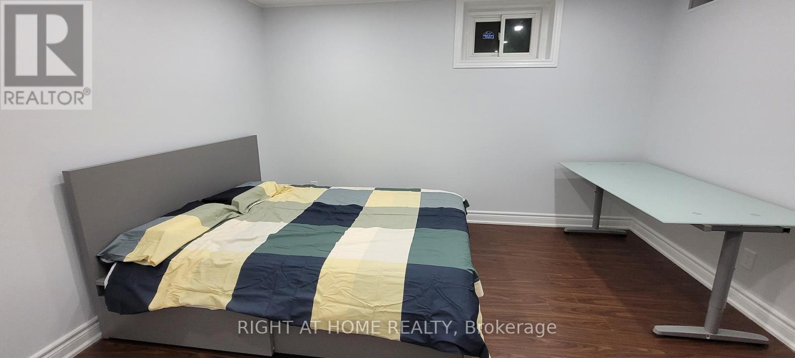 












11 LESTERWOOD CRESCENT

,
Toronto (Bendale),




Ontario
M1P3L5

