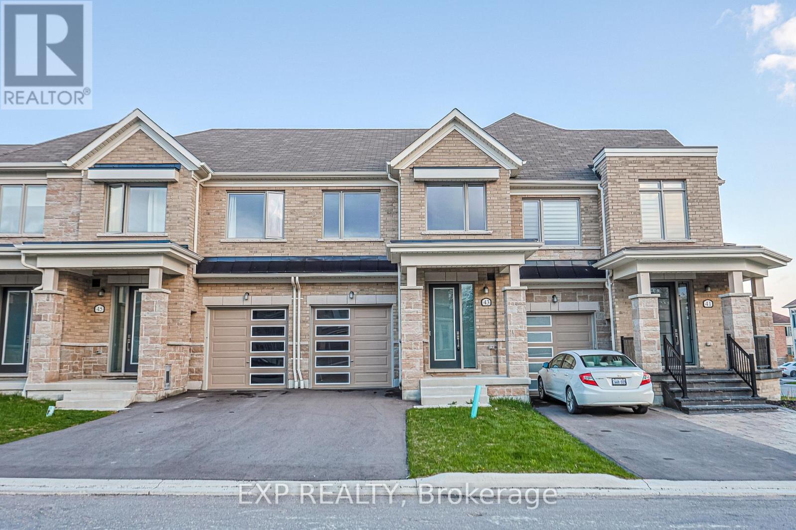 












43 SEEDLING CRESCENT

,
Whitchurch-Stouffville,




Ontario
L4A4V5

