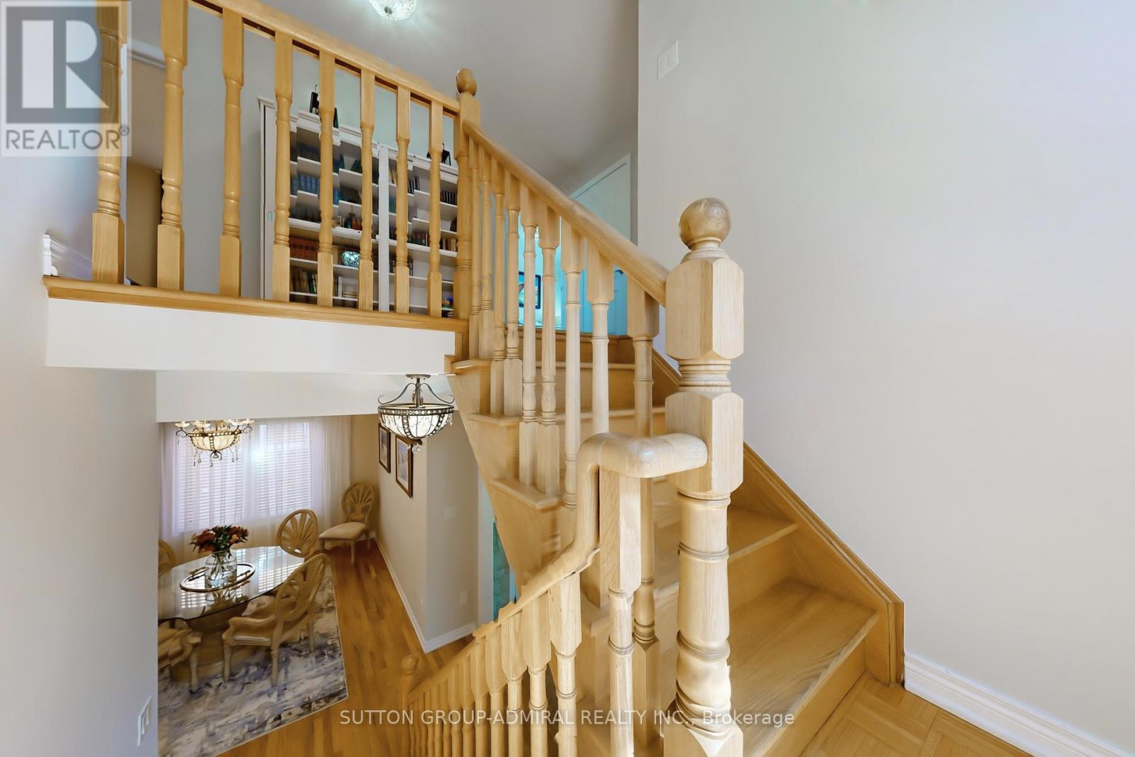 












8 GOLDEN FOREST ROAD

,
Vaughan,




Ontario
L6A0S9

