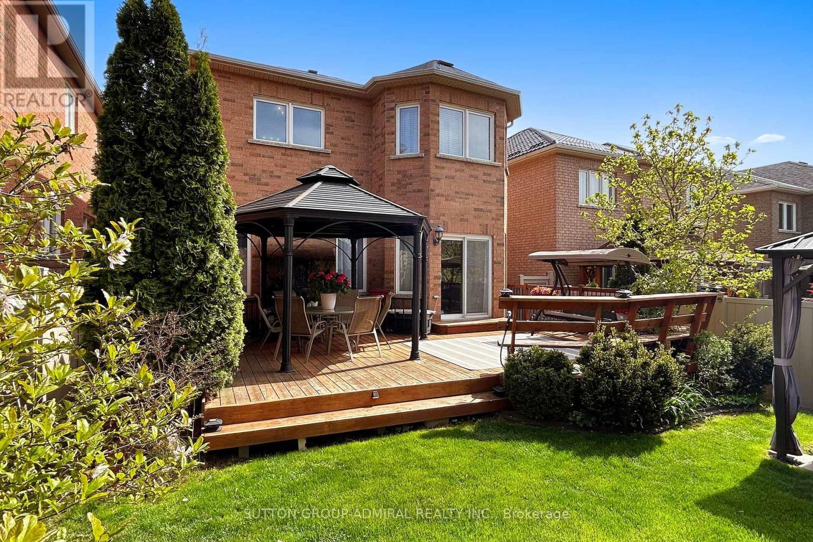












8 GOLDEN FOREST ROAD

,
Vaughan,




Ontario
L6A0S9

