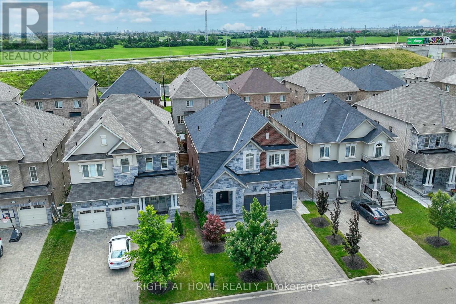 












51 CONDOR WAY

,
Vaughan (Kleinburg),




Ontario
L4H4N6

