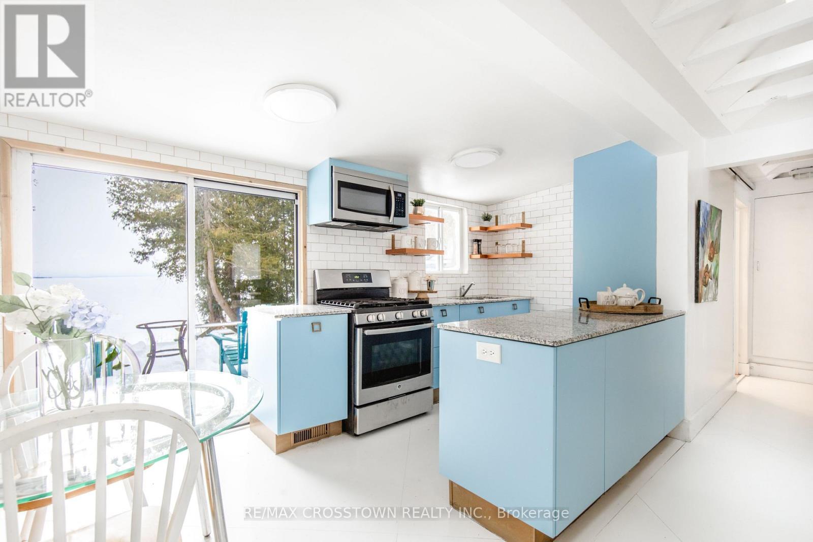












24890 THORAH PARK BOULEVARD

,
Brock,




Ontario
L0K1A0

