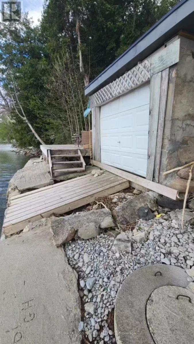 












24890 THORAH PARK BOULEVARD

,
Brock,




Ontario
L0K1A0

