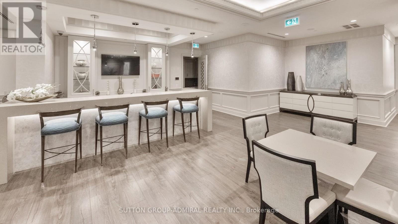 












1507 - 9085 JANE STREET

,
Vaughan (Concord),




Ontario
L4K0L8


