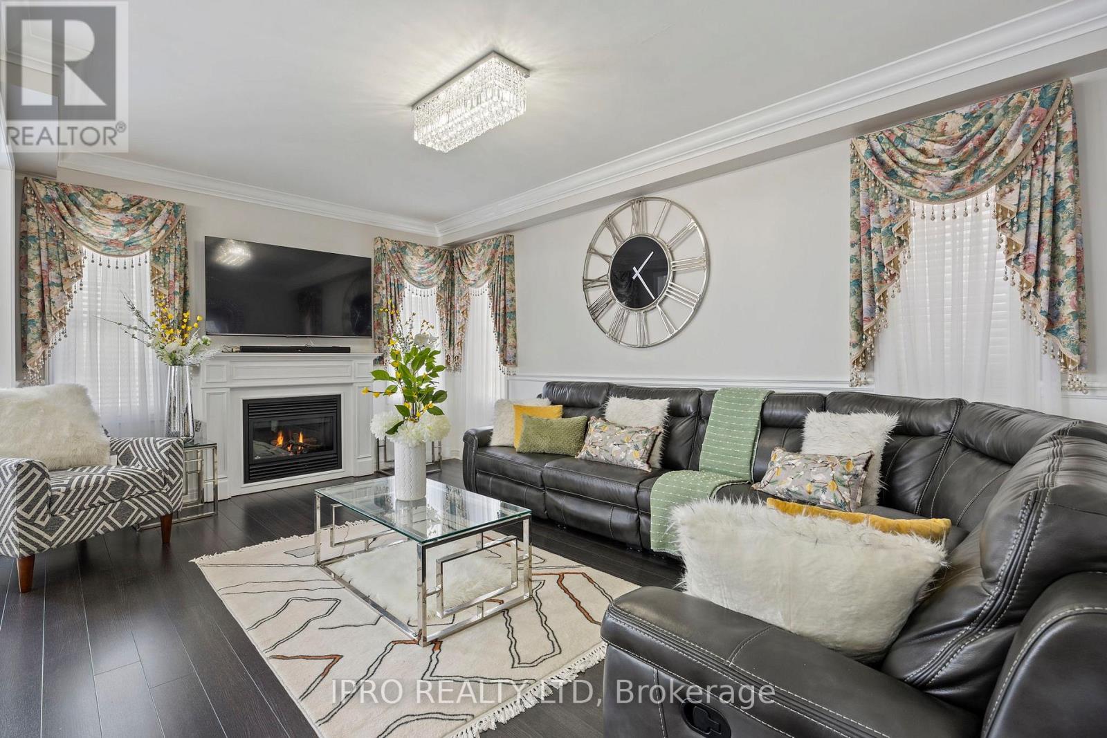 












24 MASON DRIVE

,
New Tecumseth,




Ontario
L9R0M5

