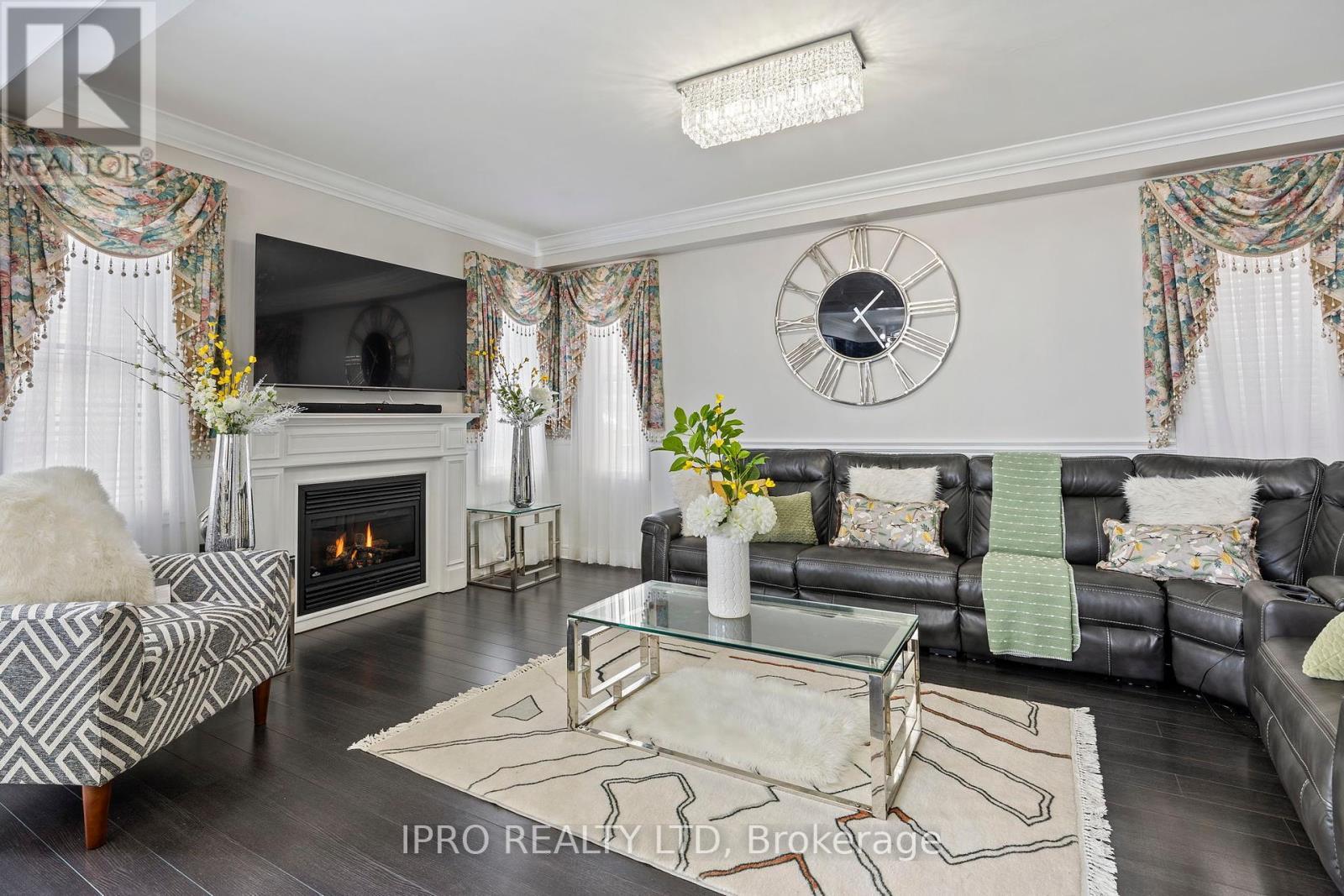 












24 MASON DRIVE

,
New Tecumseth,




Ontario
L9R0M5

