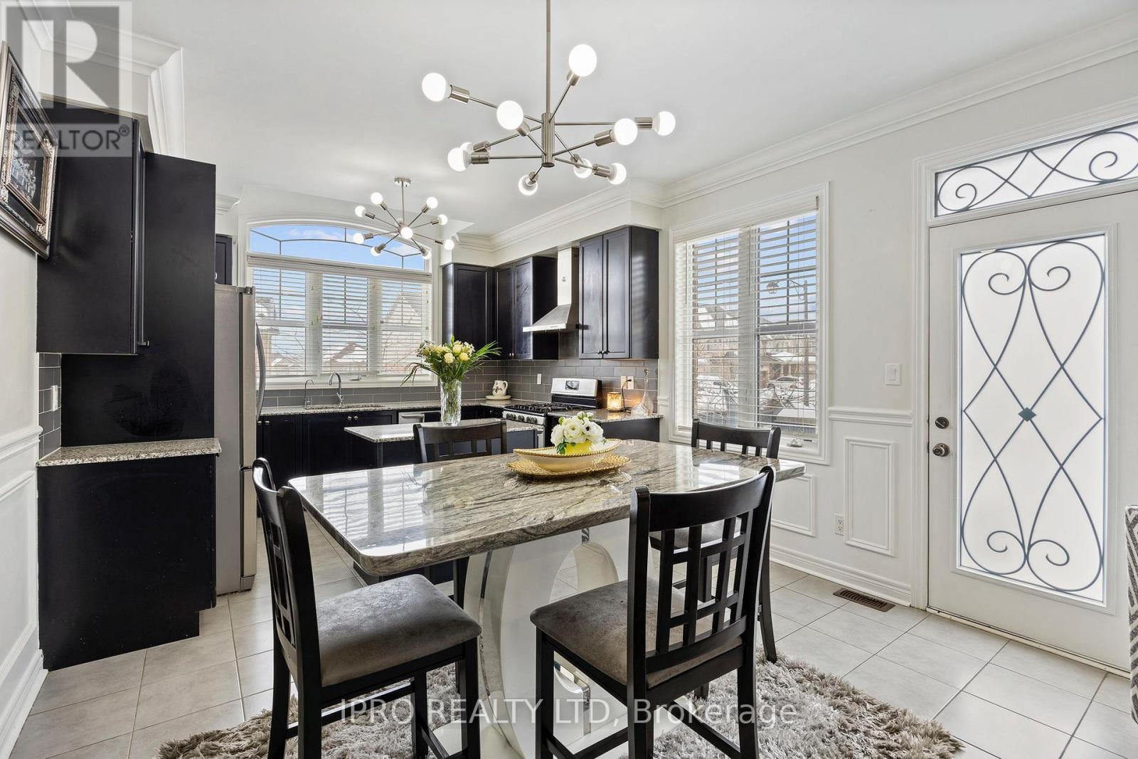 












24 MASON DRIVE

,
New Tecumseth,




Ontario
L9R0M5

