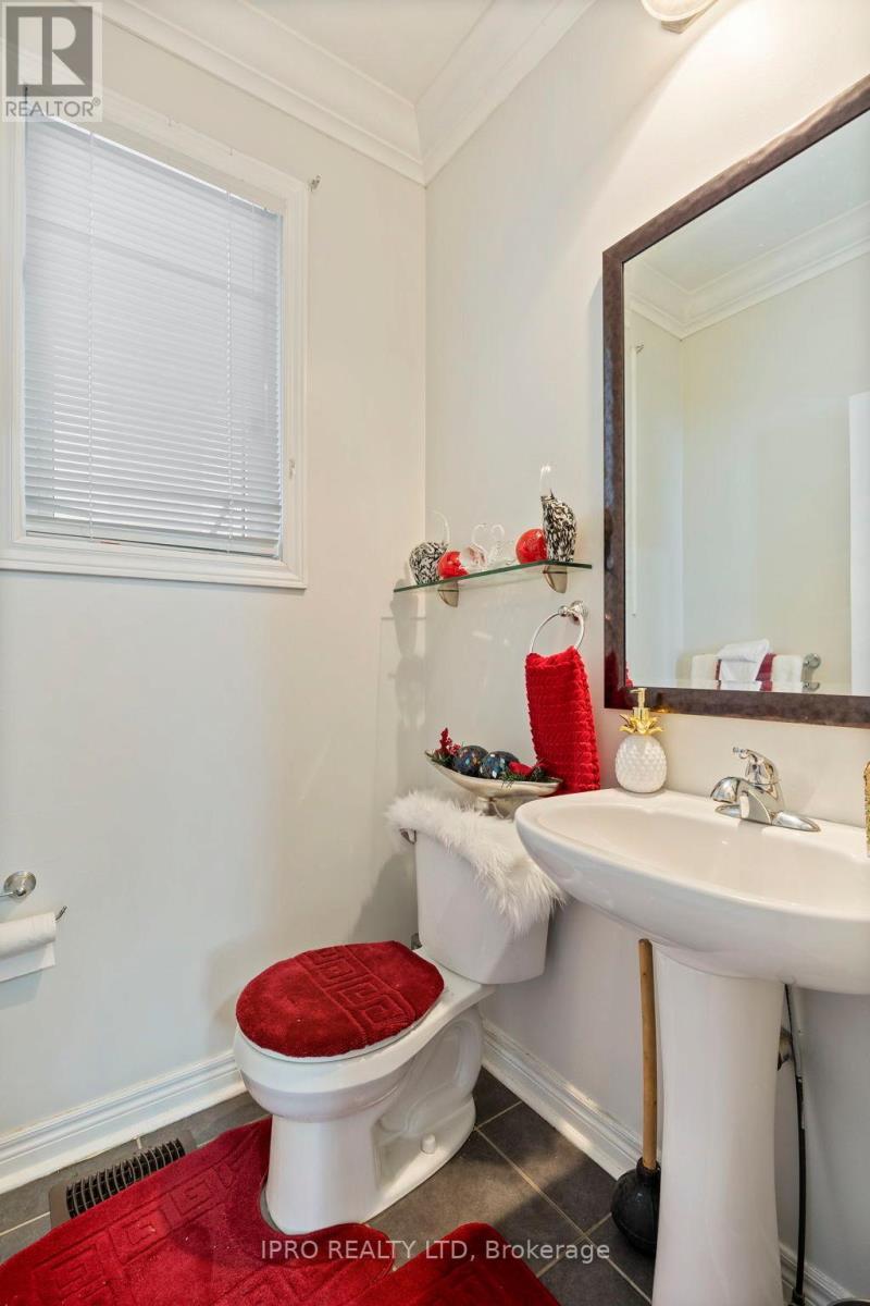 












24 MASON DRIVE

,
New Tecumseth,




Ontario
L9R0M5

