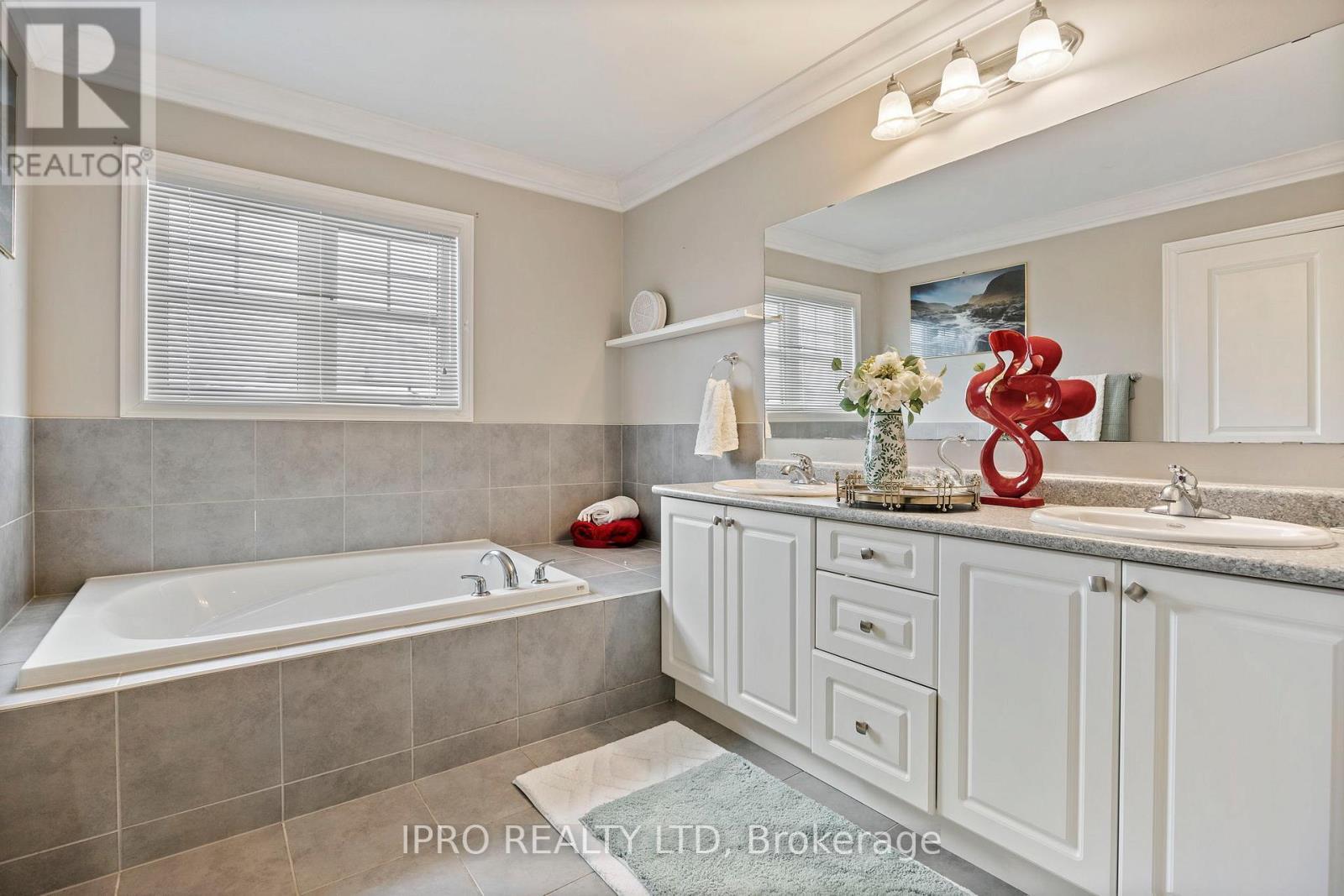 












24 MASON DRIVE

,
New Tecumseth,




Ontario
L9R0M5

