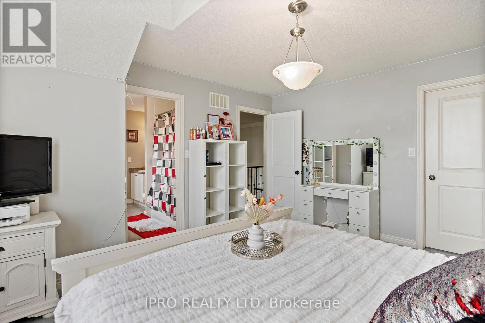 












24 MASON DRIVE

,
New Tecumseth,




Ontario
L9R0M5

