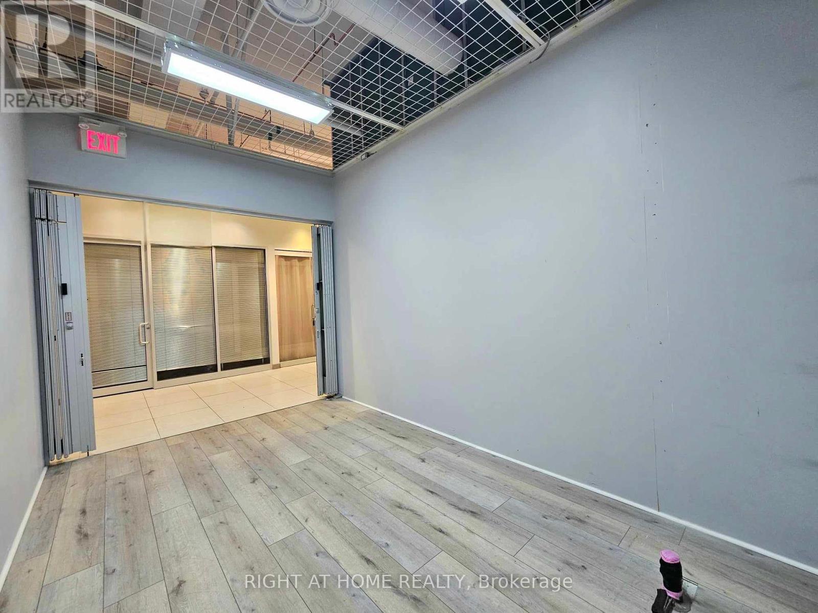 












214 - 7181 YONGE STREET

,
Markham (Thornhill),




Ontario
L3T0C7

